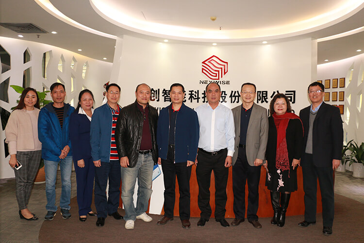 1516703987100728.jpg 與南沙街商會合影(官首).jpg