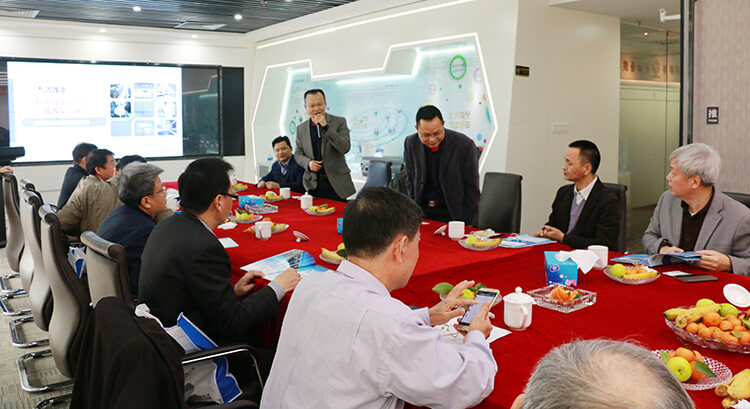 1516707859100444.jpg 孫董介紹公司核心研發(fā)管理人員.jpg