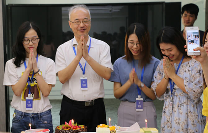 1528381179377173.jpg 壽星們?cè)S愿.jpg